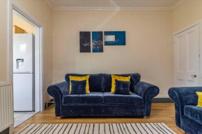Entire Cosy Home, Private Garden, Private Bathroom, Close to M1, Airport, Donnington